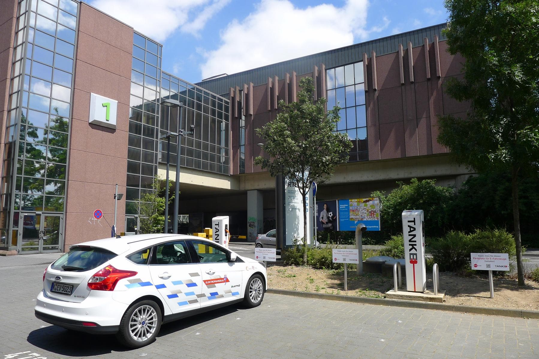 Foto der Ladestation RTL Mitarbeiterparkplatz