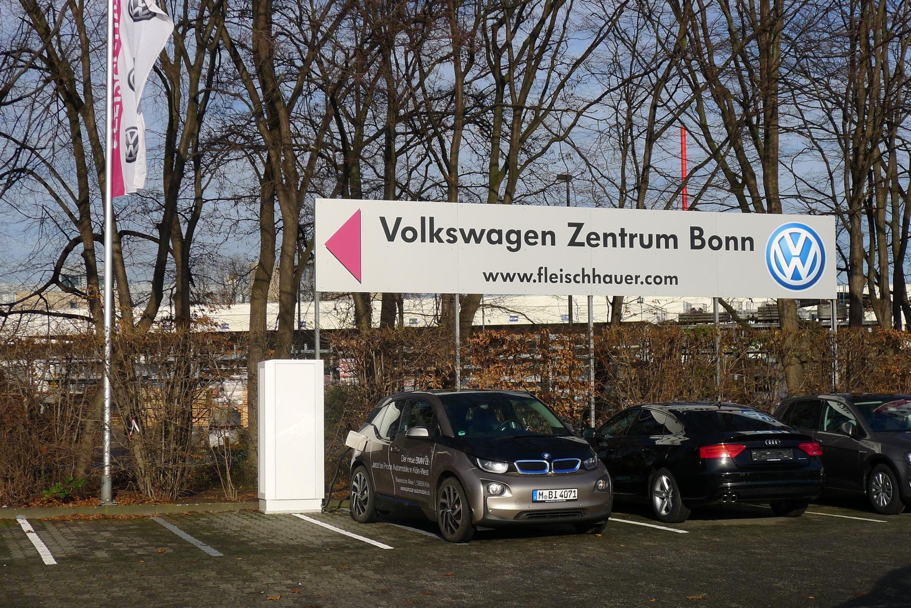 Foto der Ladestation Elli Ladesäule VW Zentrum Bonn