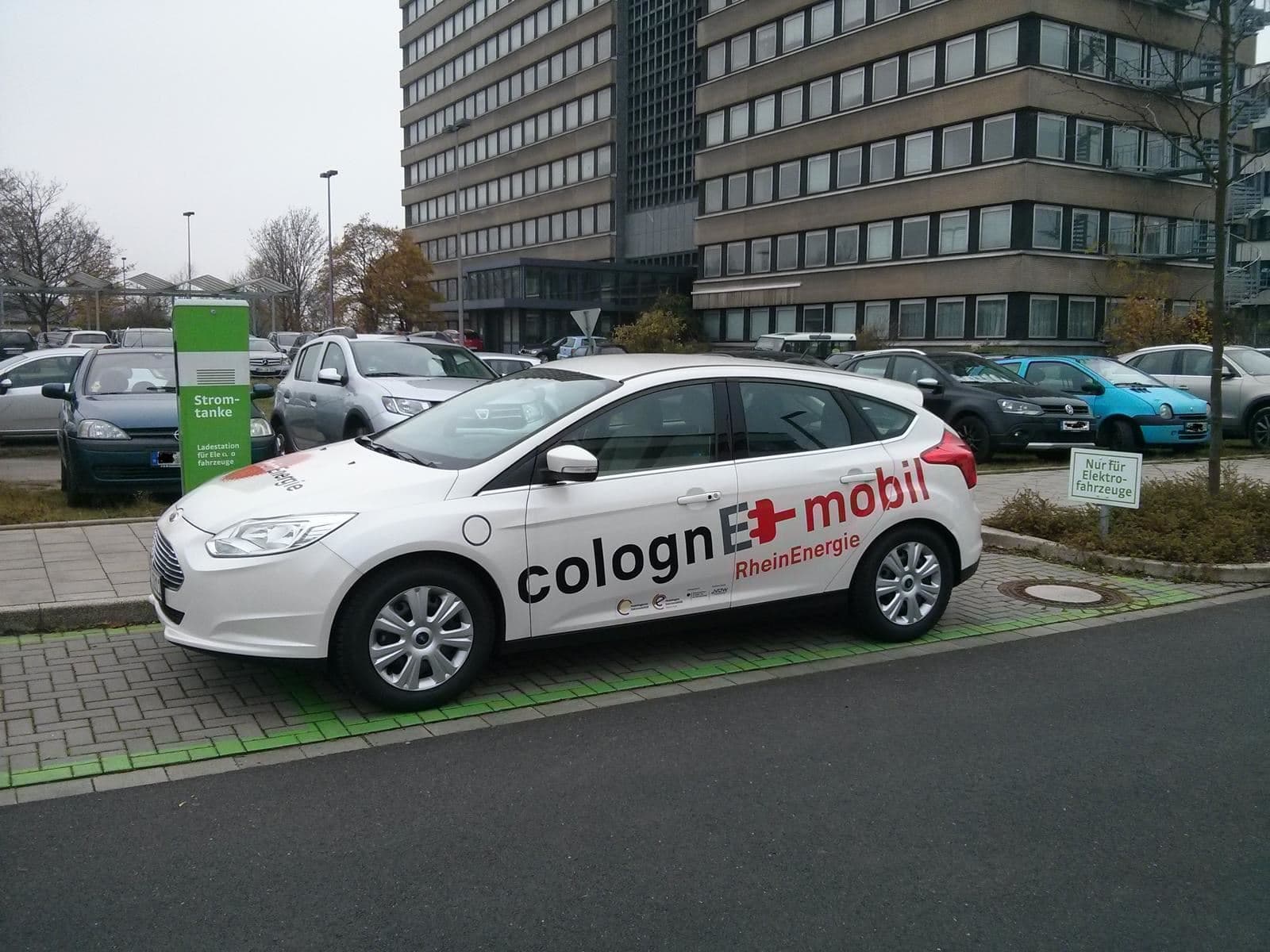 Foto der Ladestation Innovationsministerium ggü.