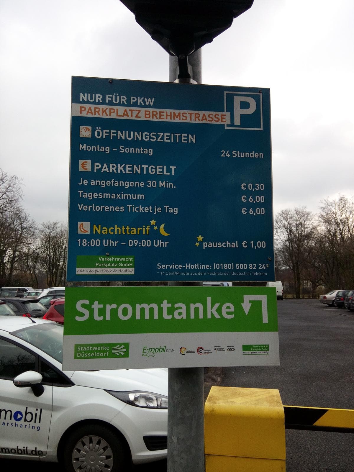 Foto der Ladestation Parkplatz Eisstadion